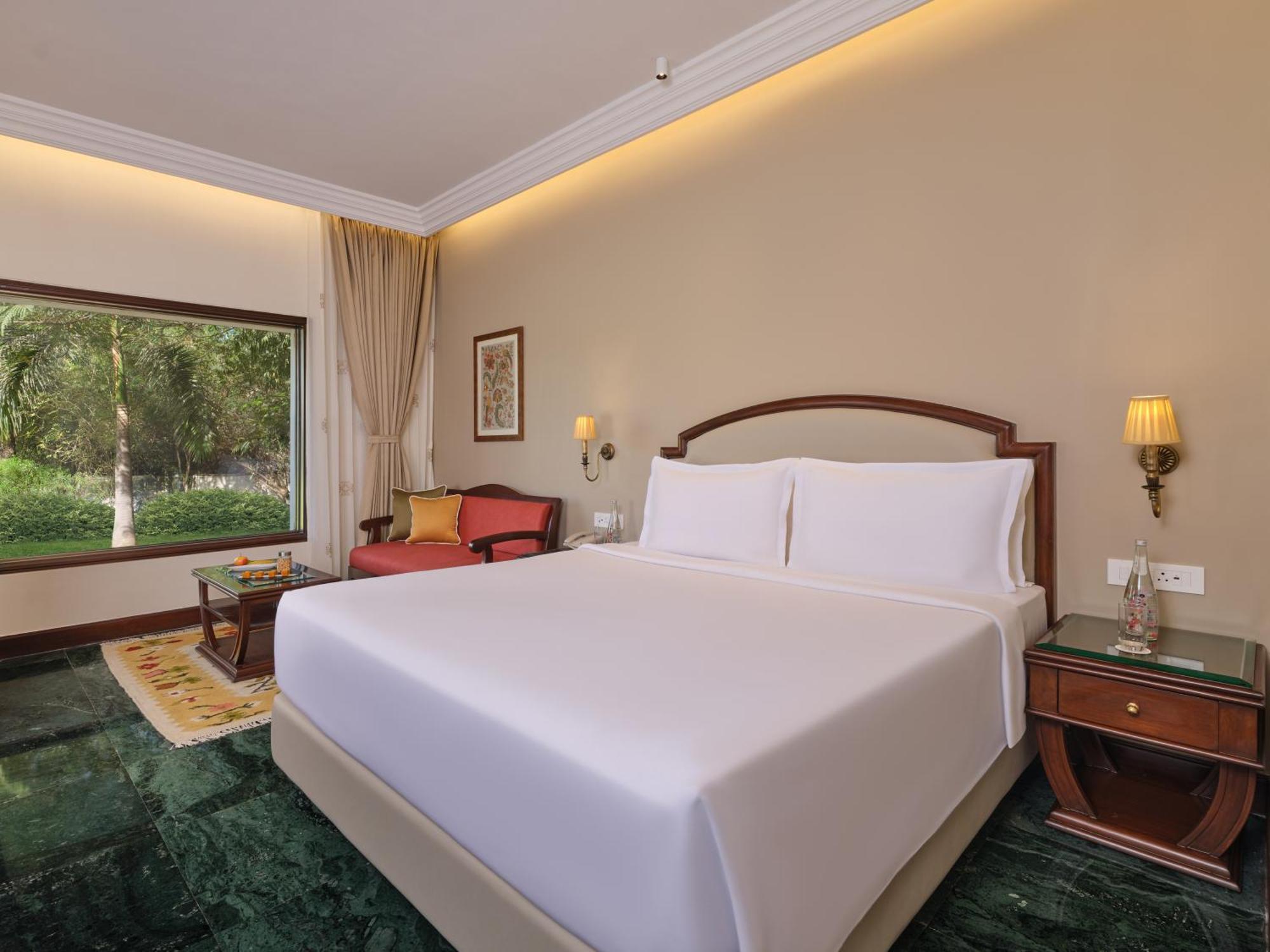 Hotel The Ummed Ahmedabad Airport Zewnętrze zdjęcie
