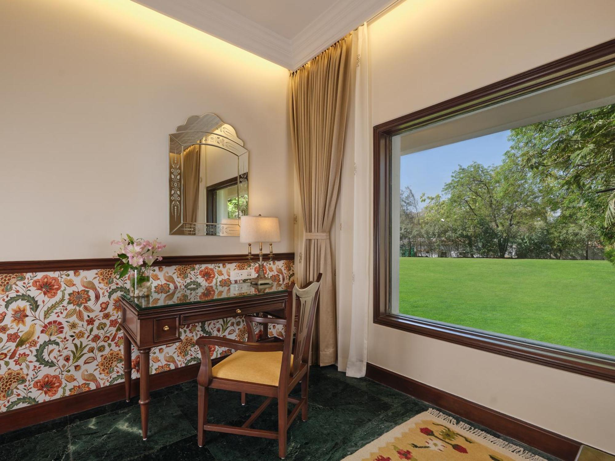 Hotel The Ummed Ahmedabad Airport Zewnętrze zdjęcie