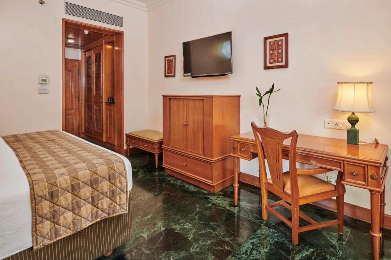 Hotel The Ummed Ahmedabad Airport Zewnętrze zdjęcie
