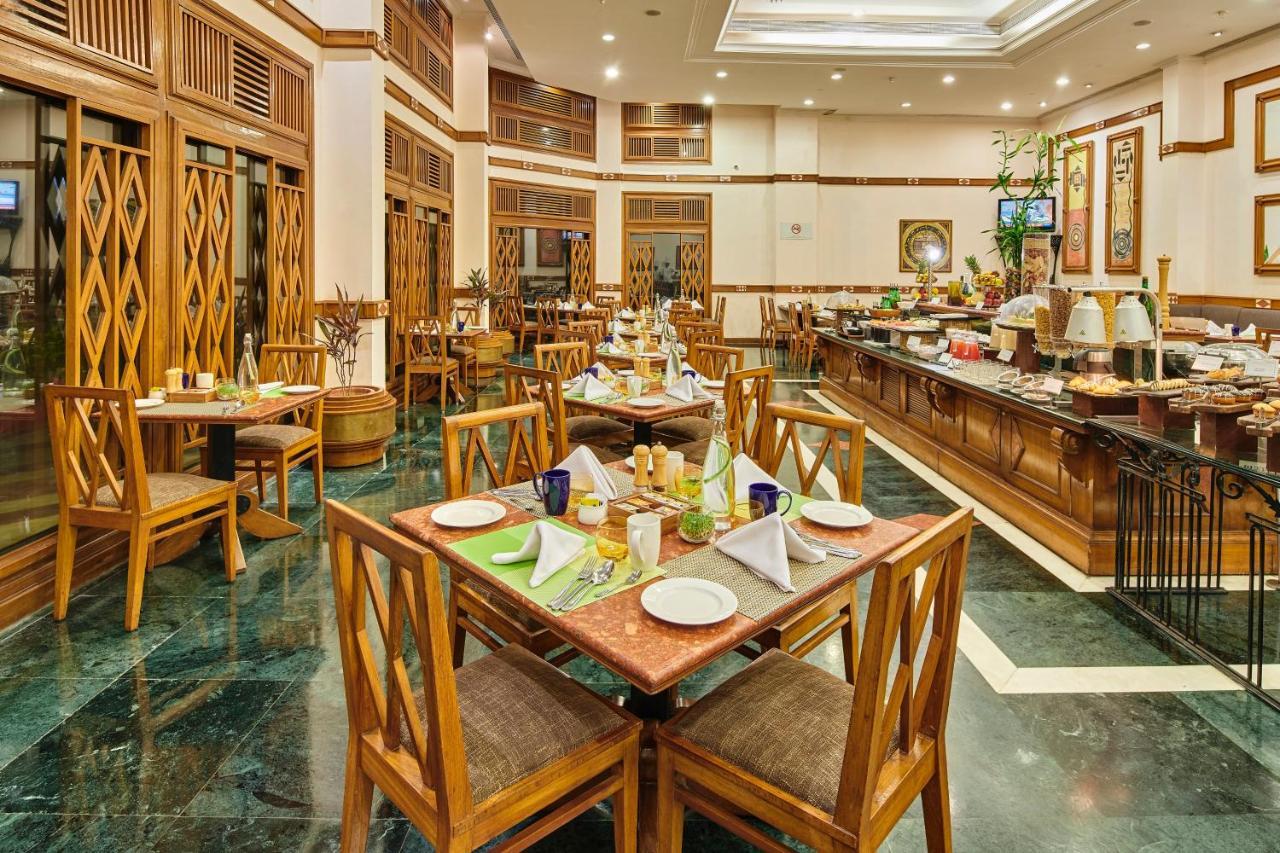 Hotel The Ummed Ahmedabad Airport Zewnętrze zdjęcie